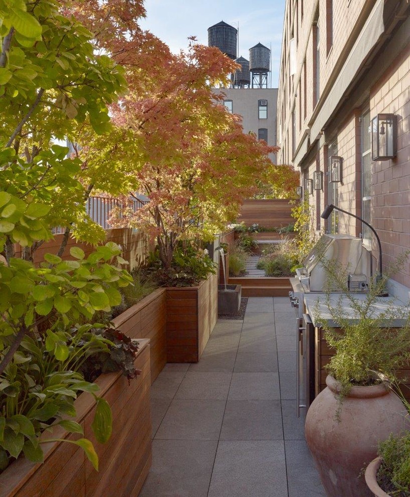 Inspiration for a small contemporary patio in New York.