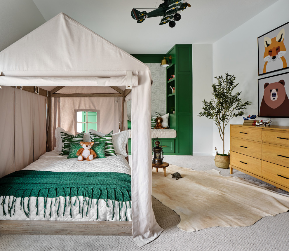 На фото: детская среднего размера в стиле неоклассика (современная классика) с спальным местом, белыми стенами, ковровым покрытием, серым полом и обоями на стенах для ребенка от 1 до 3 лет, мальчика