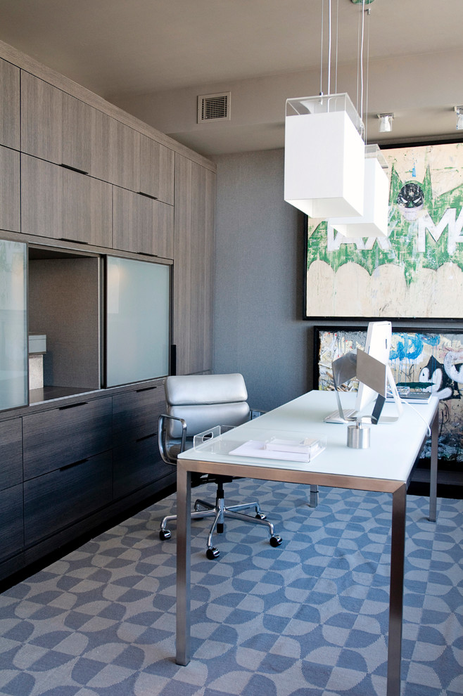 Inspiration for a contemporary home office in San Francisco.