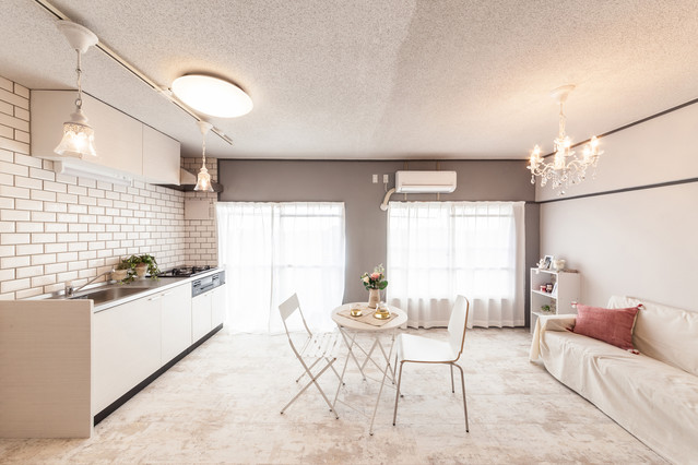 ＜リノベ＞フランスの風感じるヴィンテージアパルトマン contemporain-salon