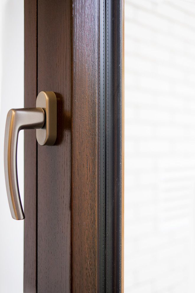 пер. Васнецова д.9 стр.2 (деревянные и дерево-алюминиевые окна и двери)