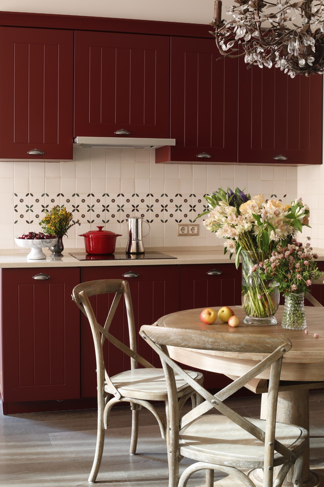 Example of a transitional home design design in Moscow