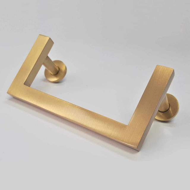 https://www.primadecorativehardware.com/product/cabinet-handle-pull-half-square- 