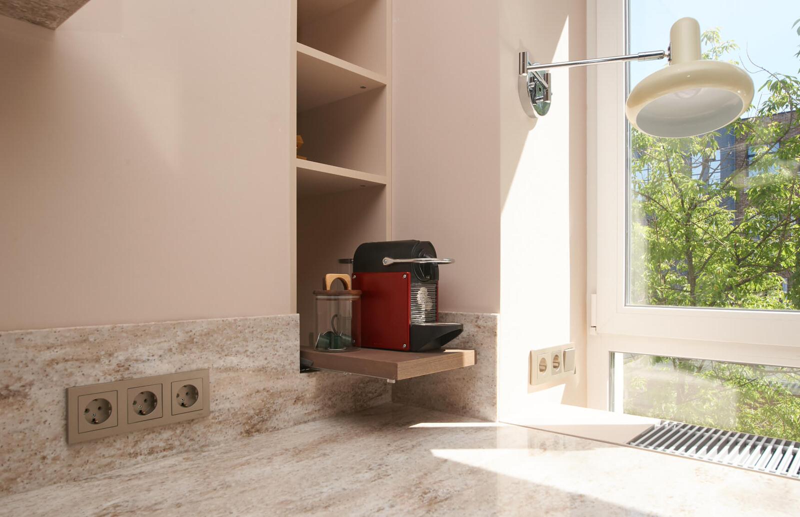 Кухня Петра с древесной текстурой от дизайнера