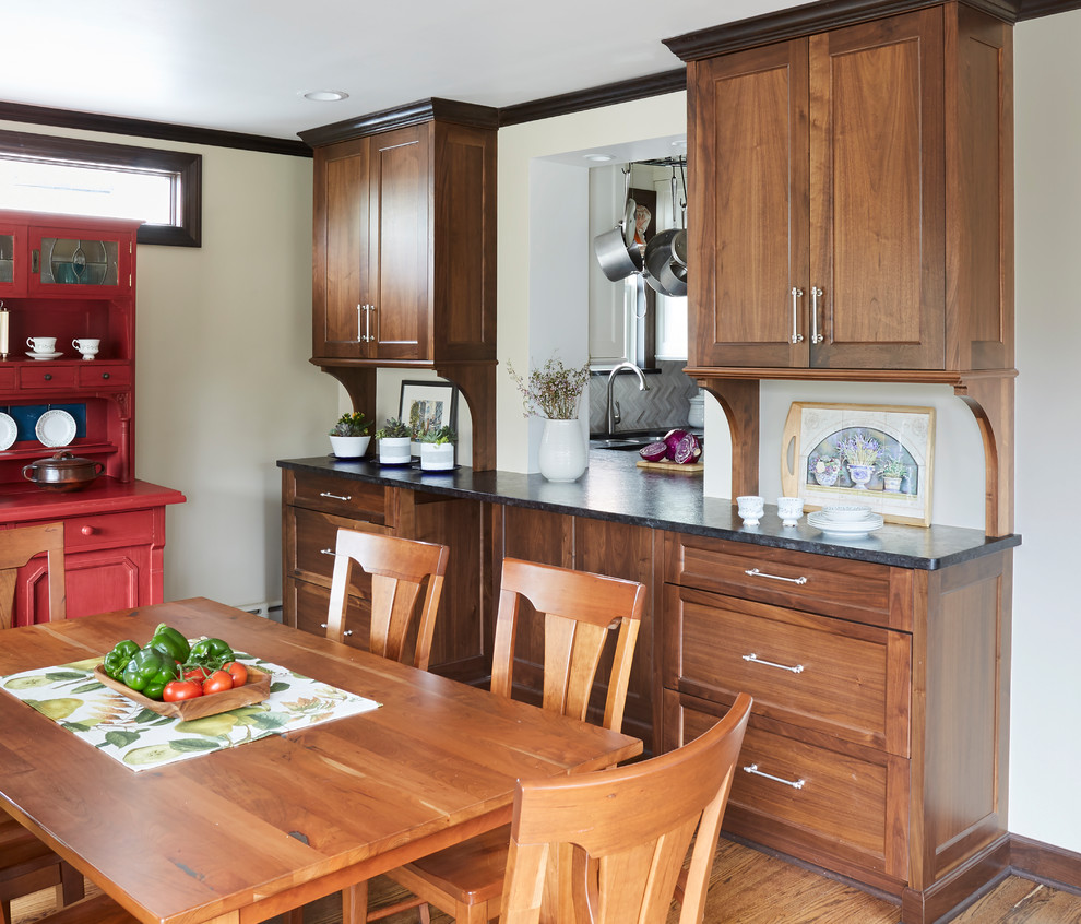 Inspiration for a transitional dining room remodel in Chicago