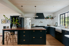 Houzz Tour: A 1920s House Subtly Zoned for a Family of Five