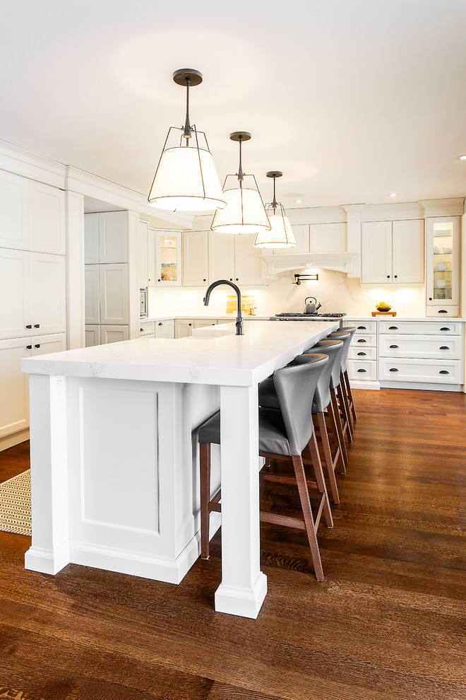 Example of a transitional kitchen design in Toronto