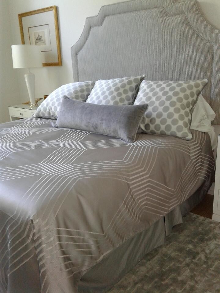 Bedroom - mid-sized transitional master medium tone wood floor and beige floor bedroom idea with white walls and no fireplace