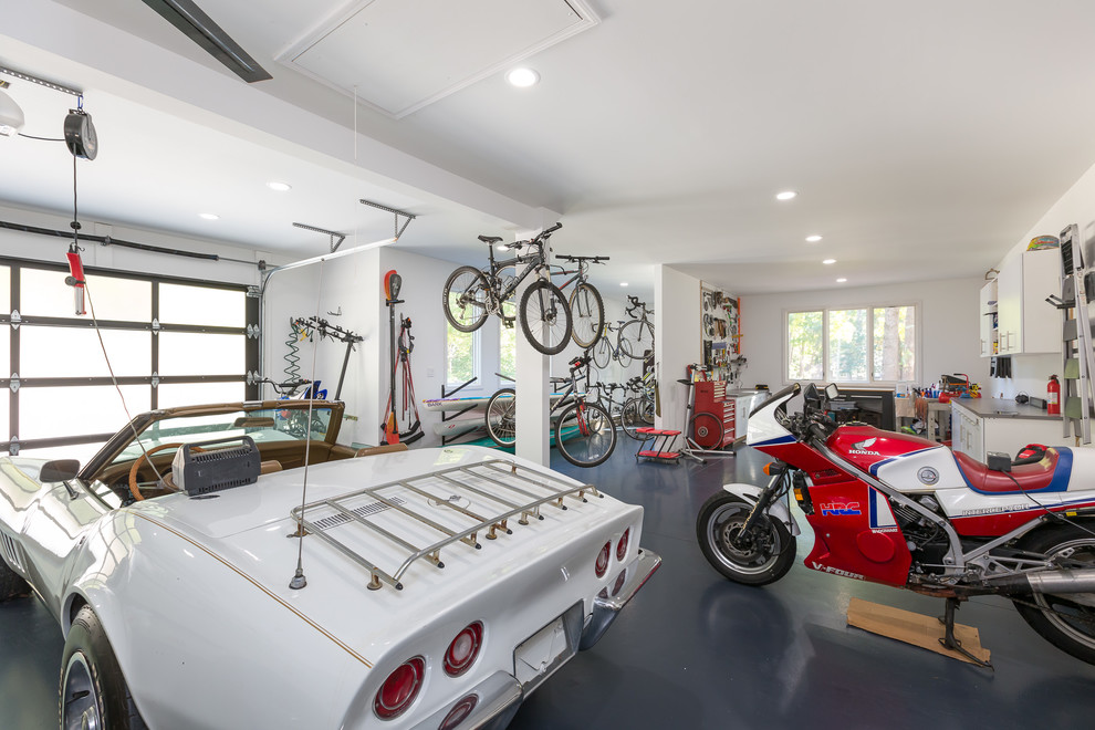 Bild på en stor funkis garage och förråd
