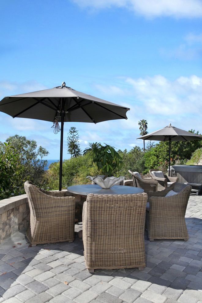 Home design - transitional home design idea in Orange County