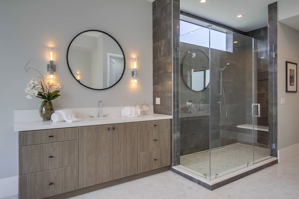 A Modern Home in Venice Modern Bathroom Los Angeles by Thomas