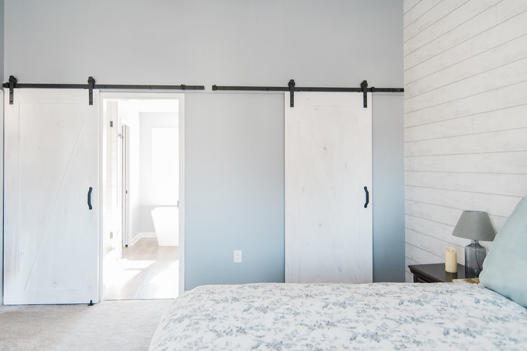 Bel Air, Farmhouse Bathroom