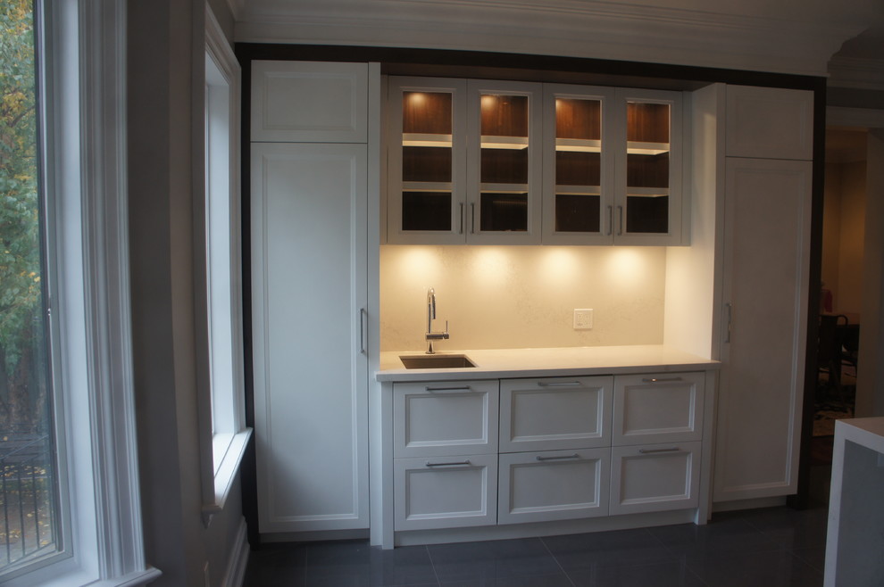 Inspiration for a transitional home design remodel in Toronto