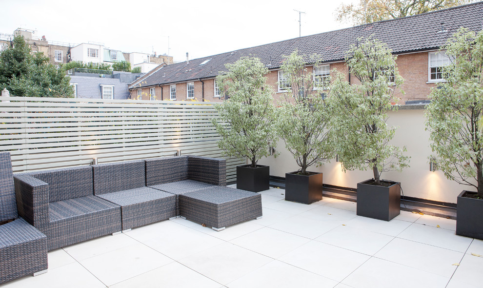 Photo of a traditional patio in London.