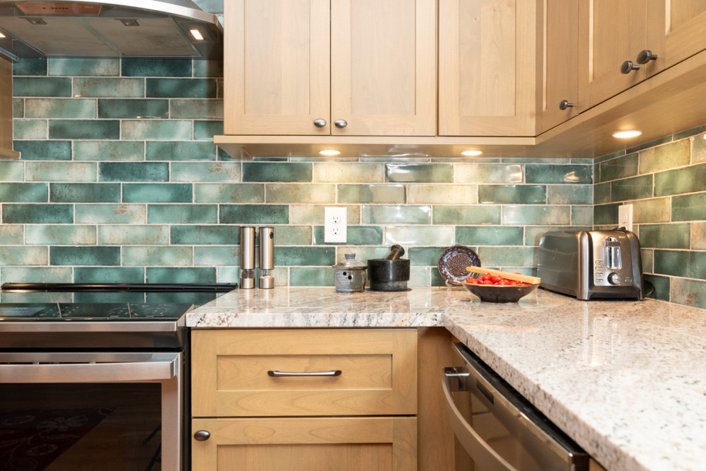 Kitchen - transitional kitchen idea