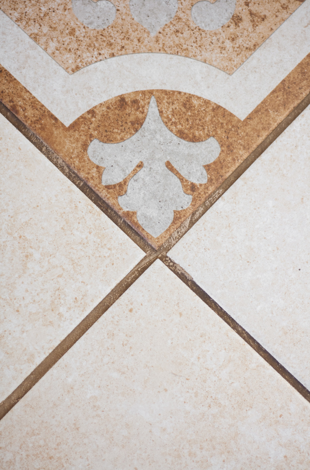 Освежающий и легкий интерьер кухни для семьи из двух человек