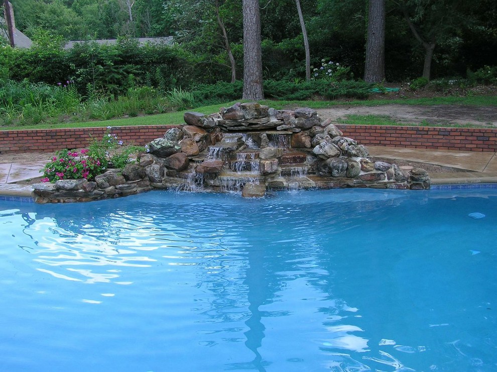 Example of a transitional pool design in New Orleans
