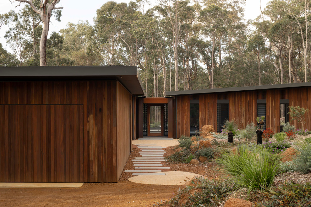 Photo of a contemporary exterior in Perth.