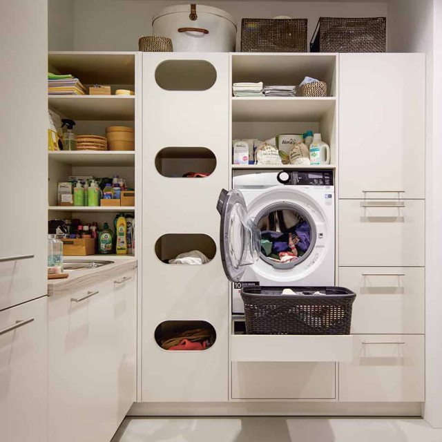 Creative Utility Solutions contemporary-tvaettstuga
