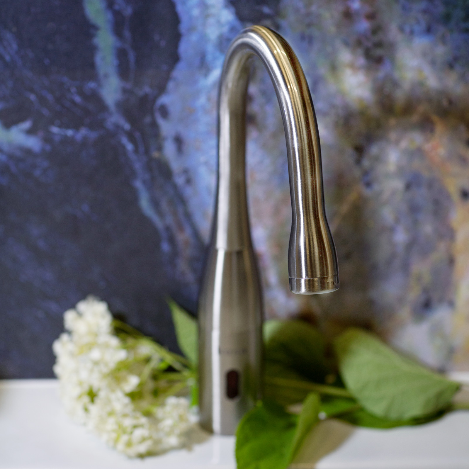 Сенсорный смеситель Kona Ozone