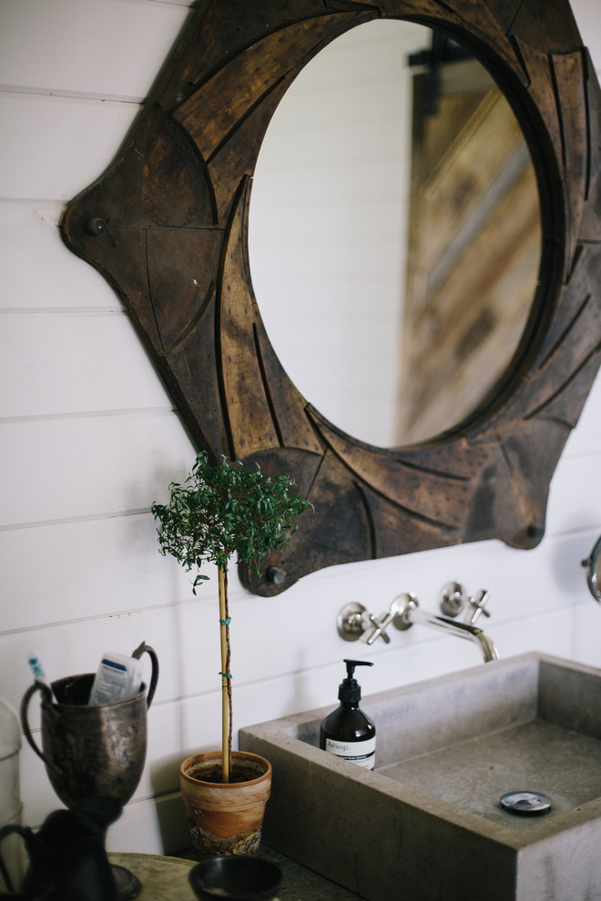 Bathroom - cottage bathroom idea in Nashville