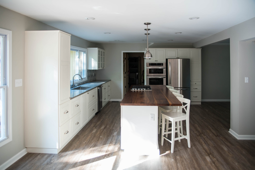 Transitional kitchen photo in Indianapolis