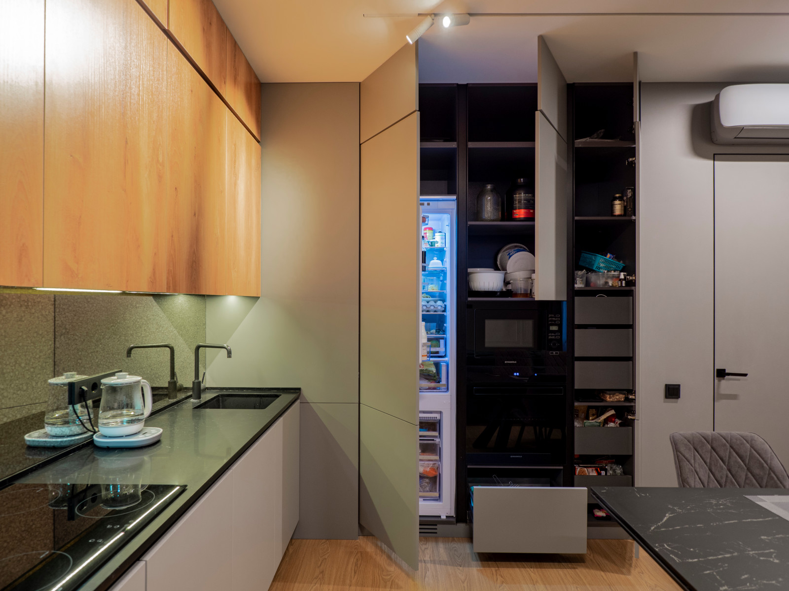 Стильная кухня в минималистичном стиле