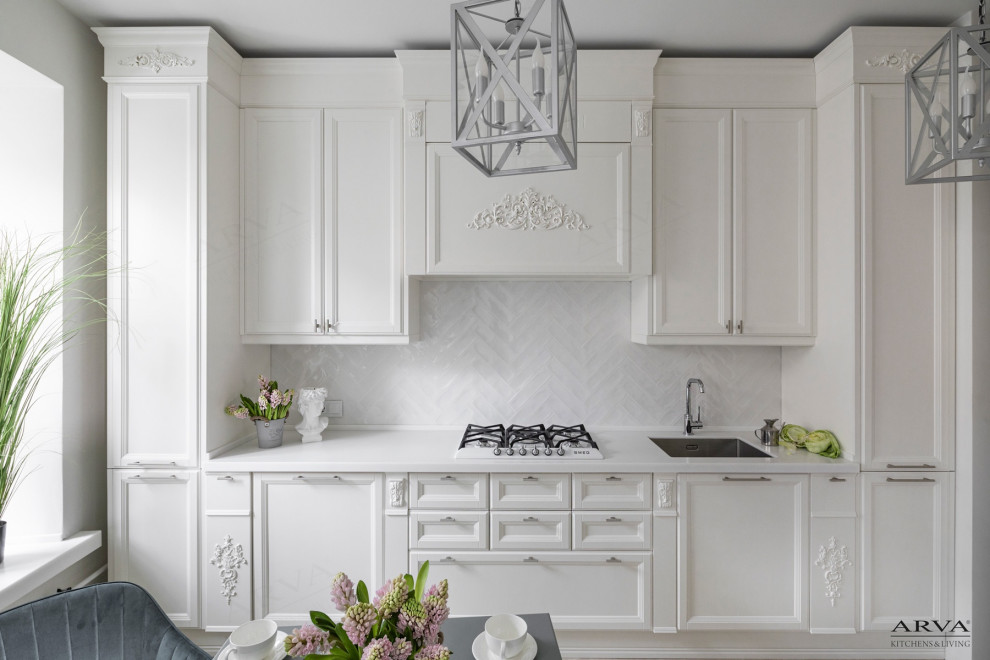 Белая-кухня-с-декорами-2.jpg