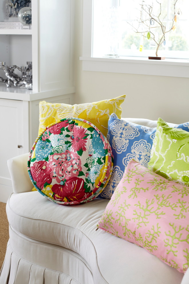 Example of an eclectic living room design in New York