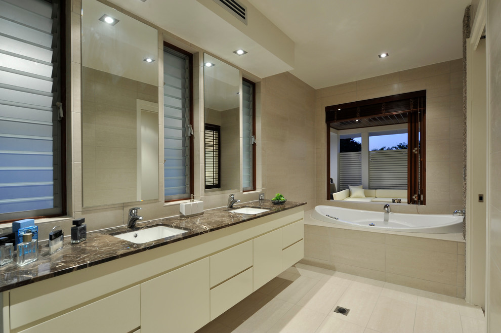 Photo of a large transitional bathroom in Brisbane.