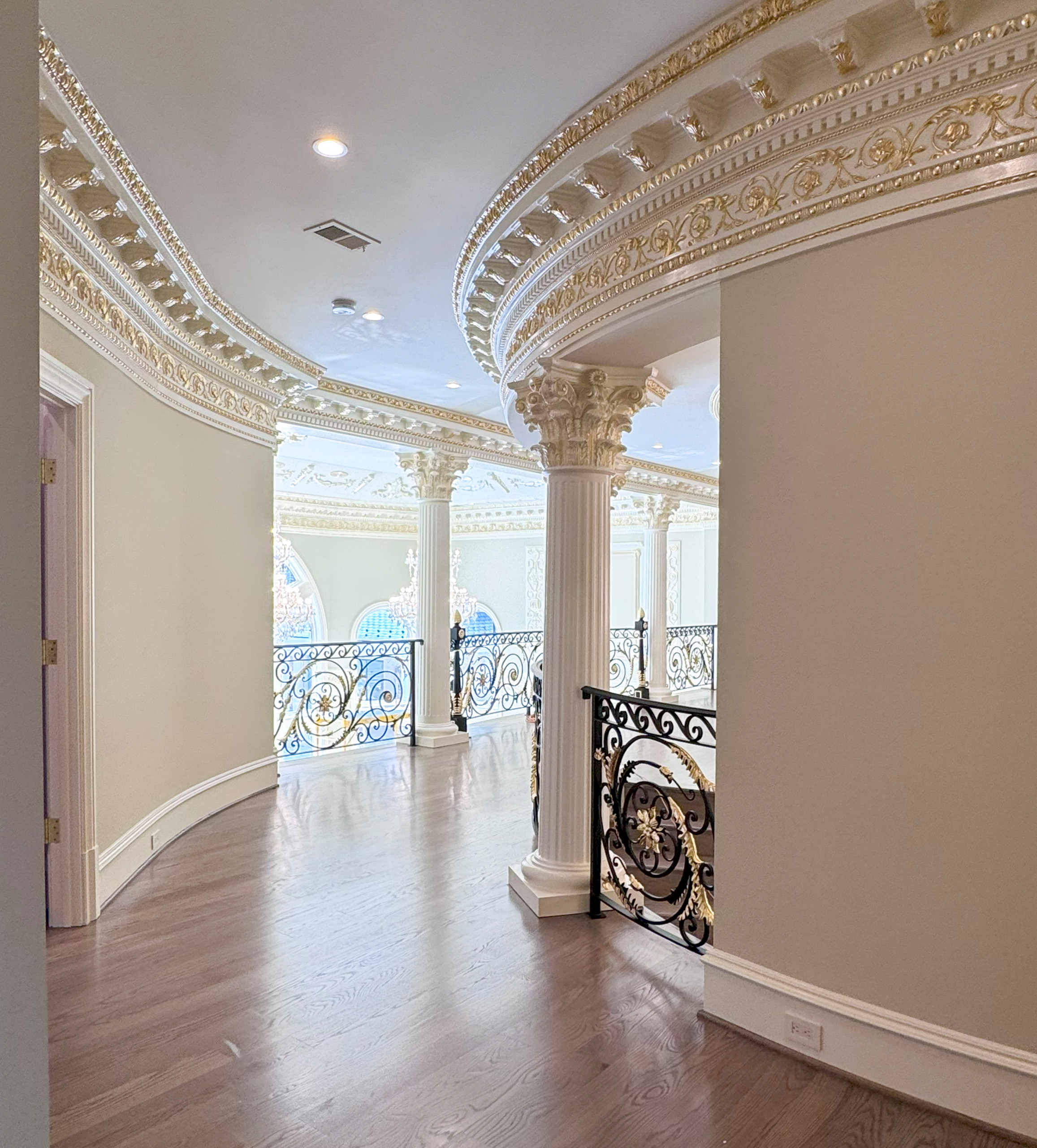 135_Vibrant Staircase with Touch of Historic Grandeur, Great Falls, VA 22066