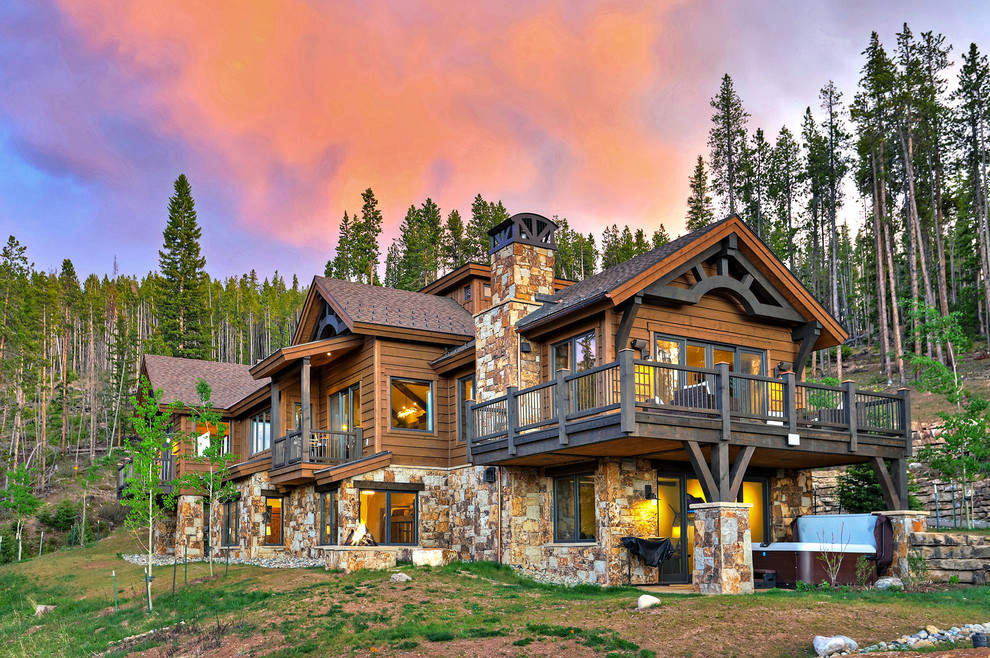 Home design - rustic home design idea in Denver