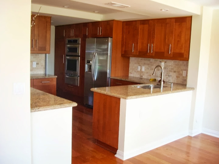 Kitchen - transitional kitchen idea in Orange County