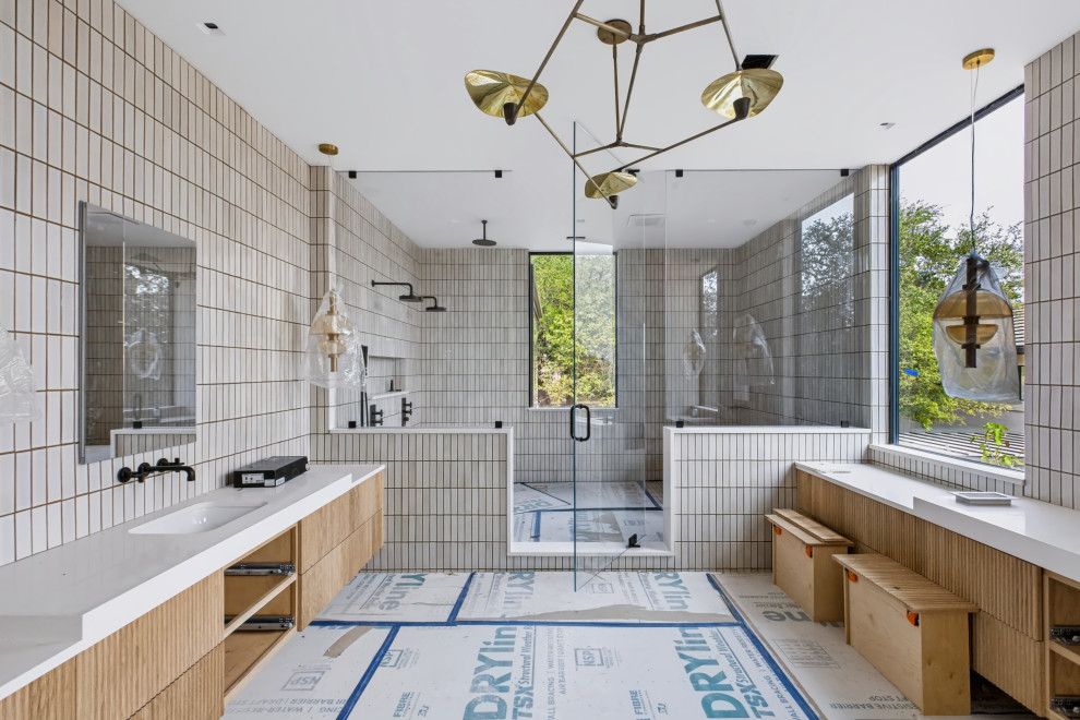 FRAMELESS SHOWERS