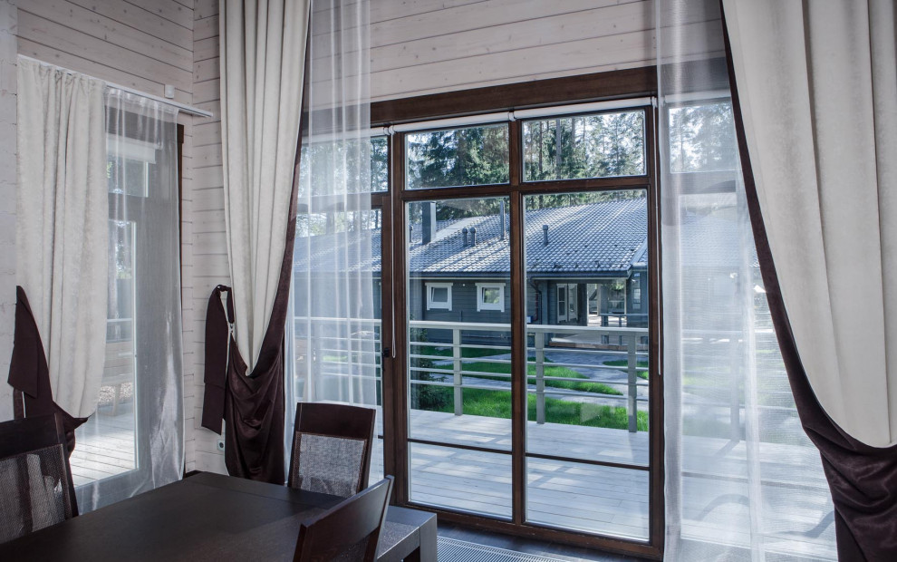 Реализованные проекты интерьеров в домах их клееного бруса