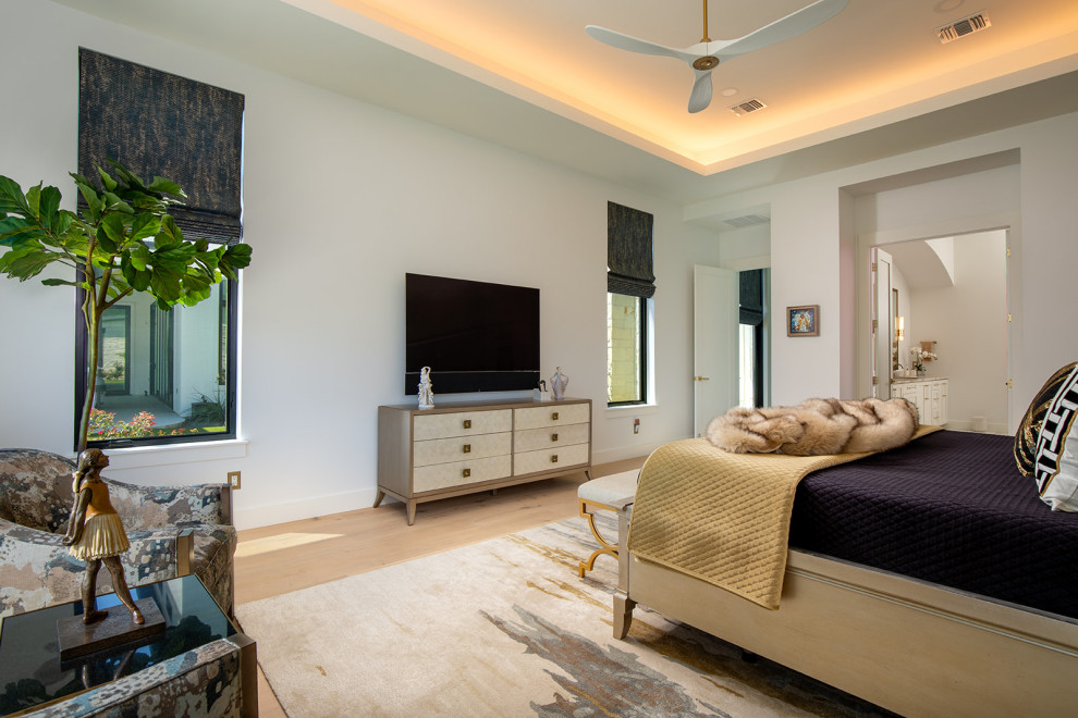 Inspiration for a transitional home design remodel in Austin