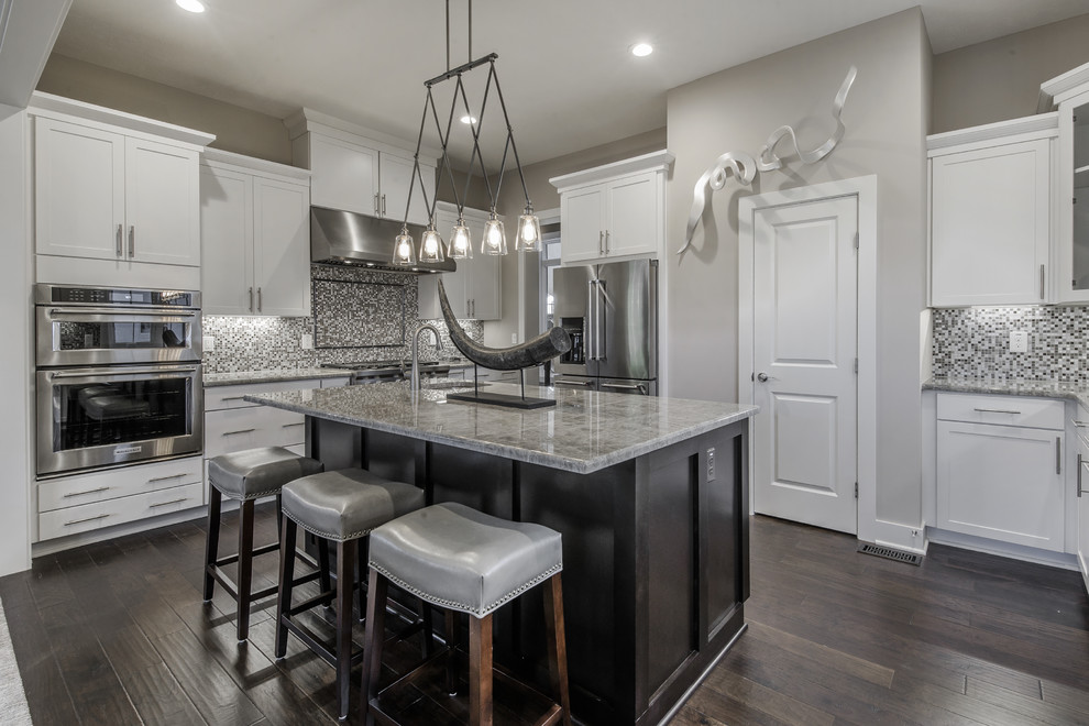Example of a transitional kitchen design in Columbus