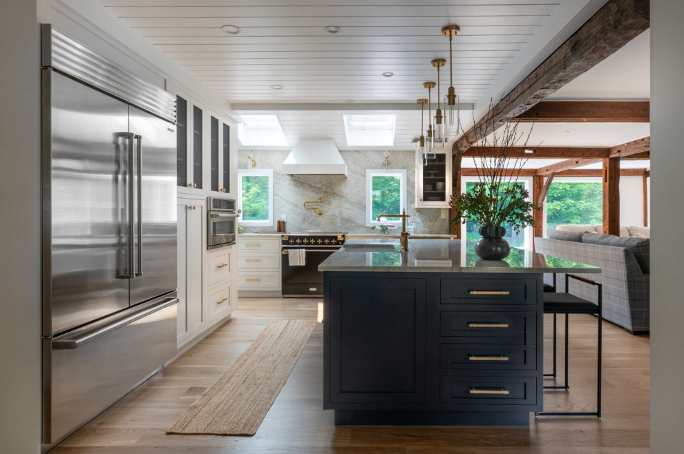 Mountain style kitchen photo in Bridgeport