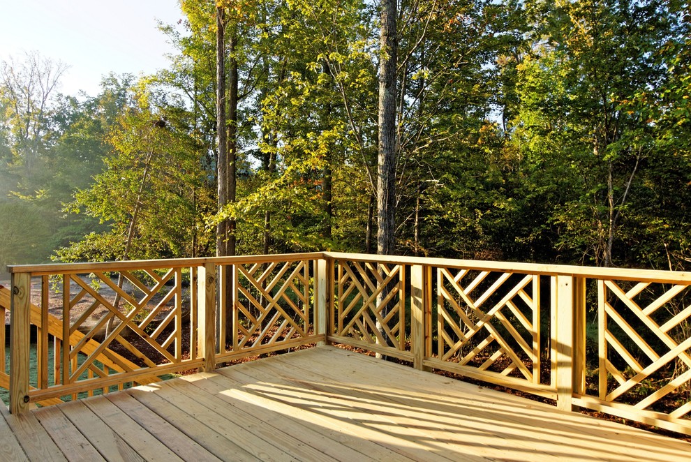 Traditional deck in Raleigh.