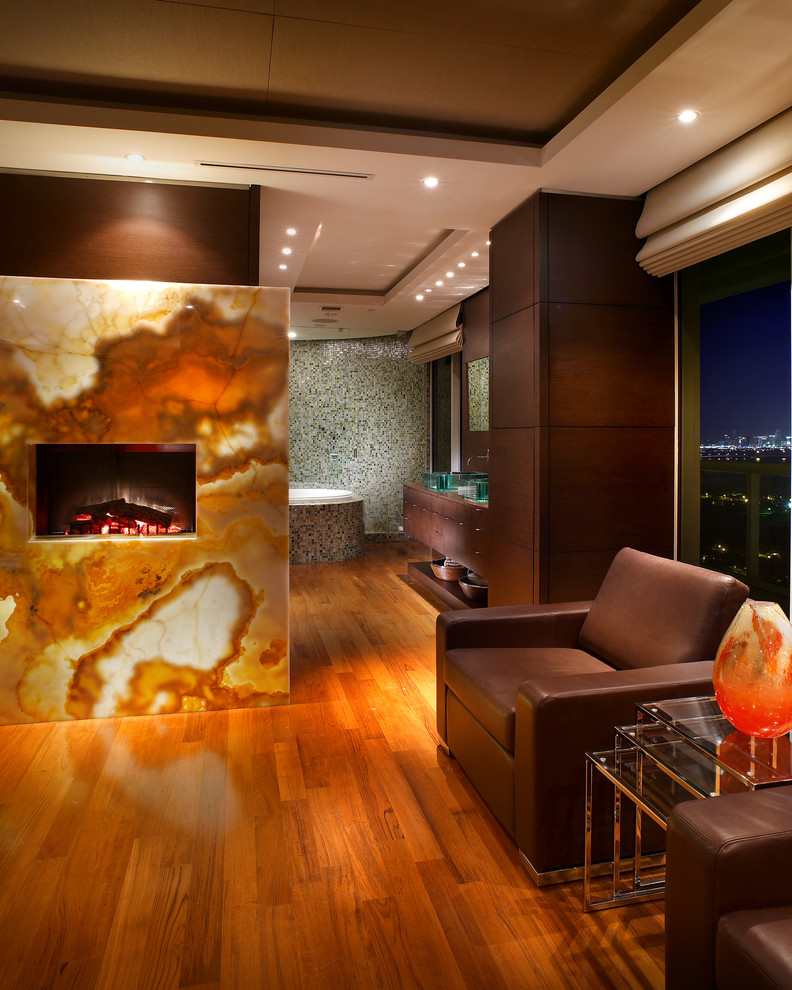 Bathroom - modern bathroom idea in Miami
