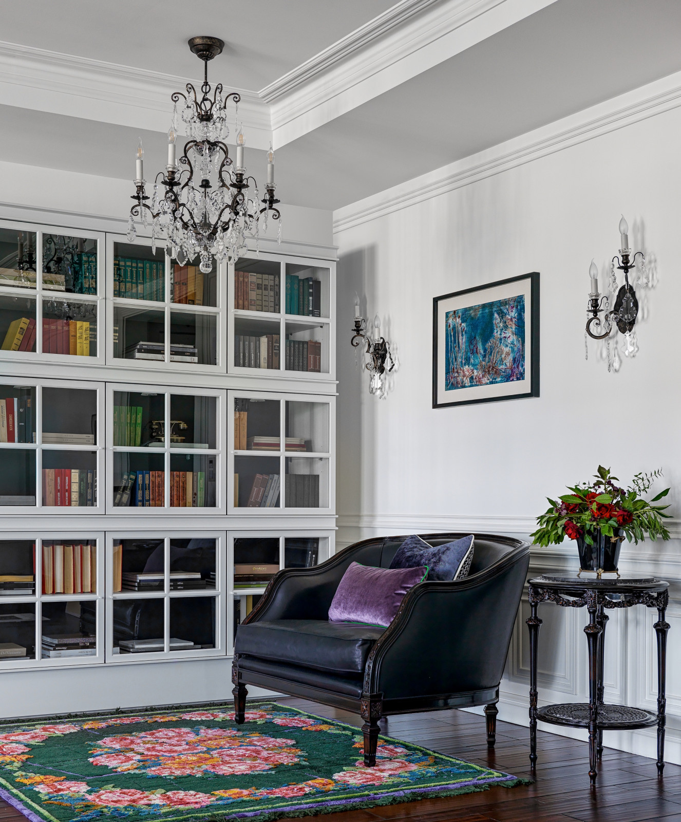 Двухуровневая квартира с мансардой во французском стиле