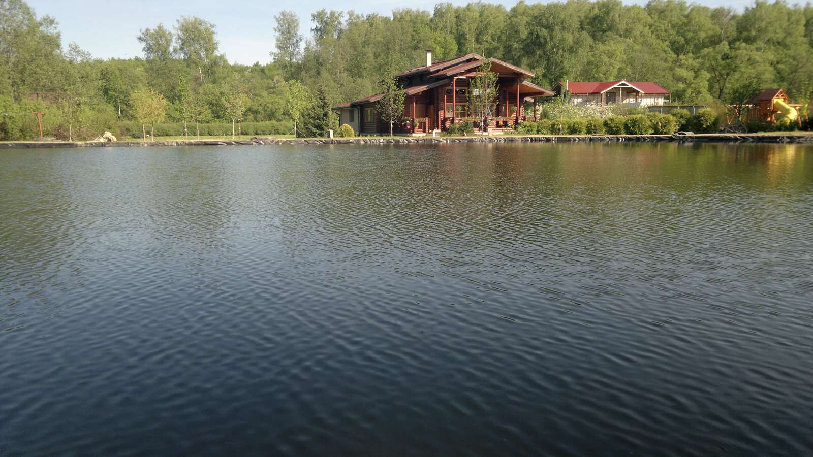 Искусственный водоем