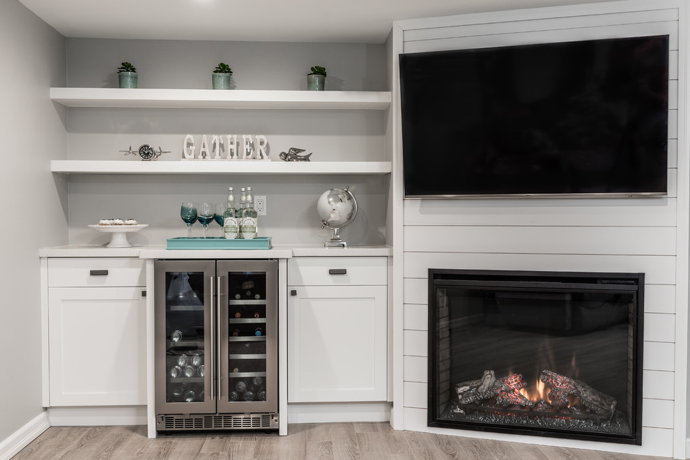 Transitional basement photo in Toronto