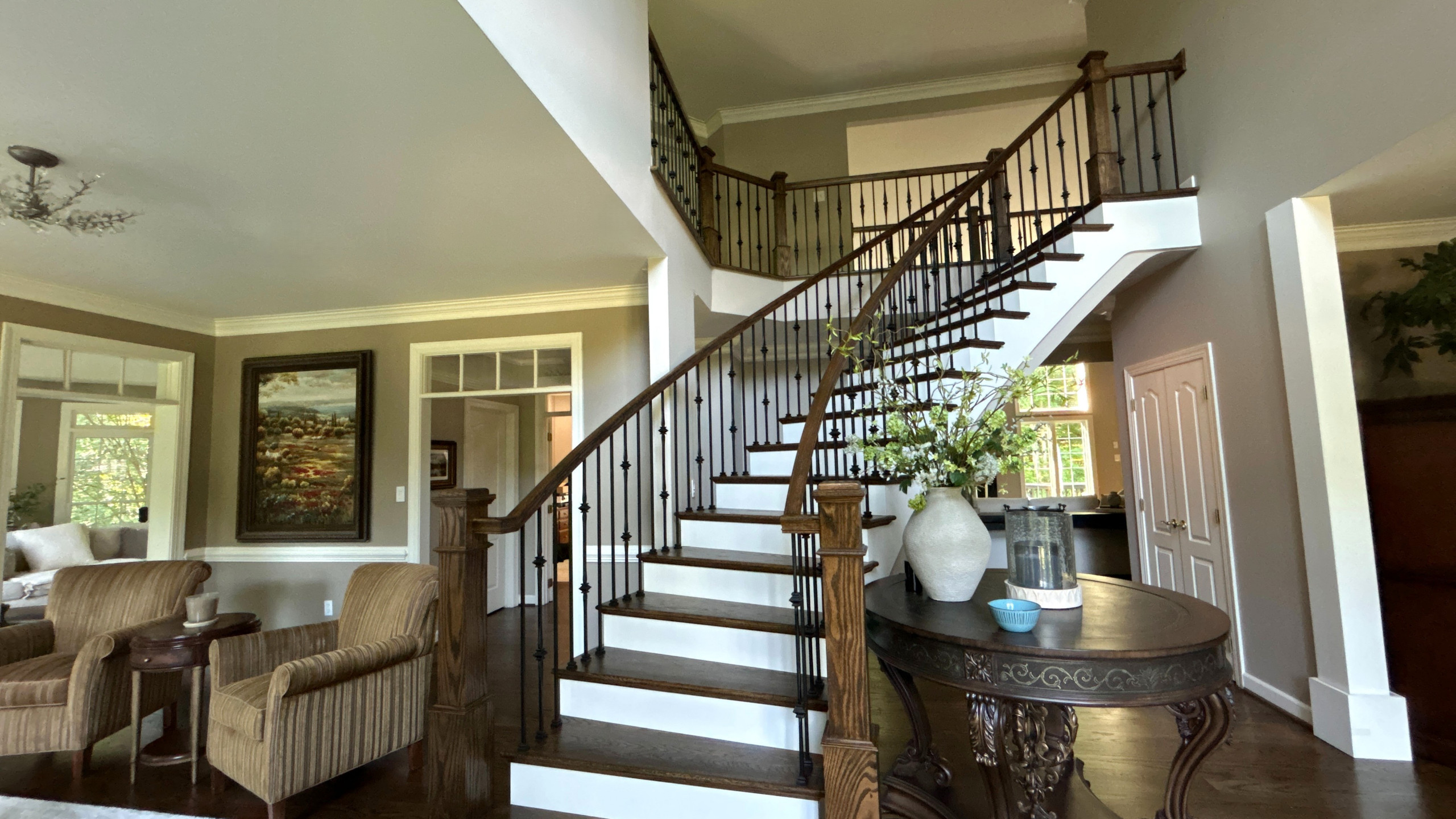 Project #157 | Traditional Curved Foyer Staircase