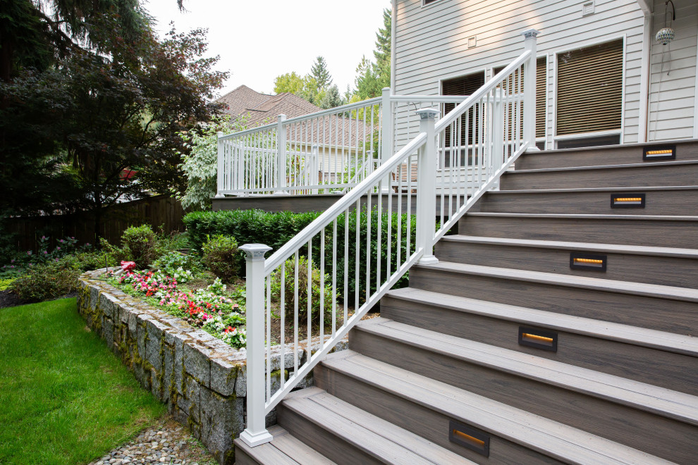 Example of a minimalist deck design in Seattle