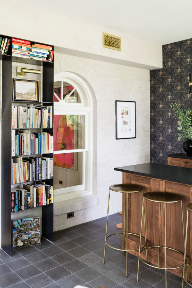 Example of a transitional home design design in Austin
