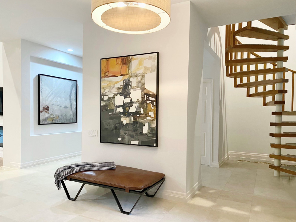 Design ideas for a contemporary entryway in Tampa.