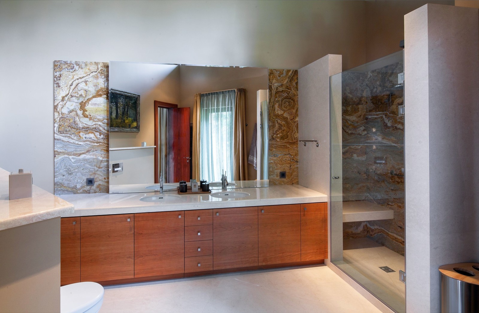 Прозрачный дом на Новорижском шоссе