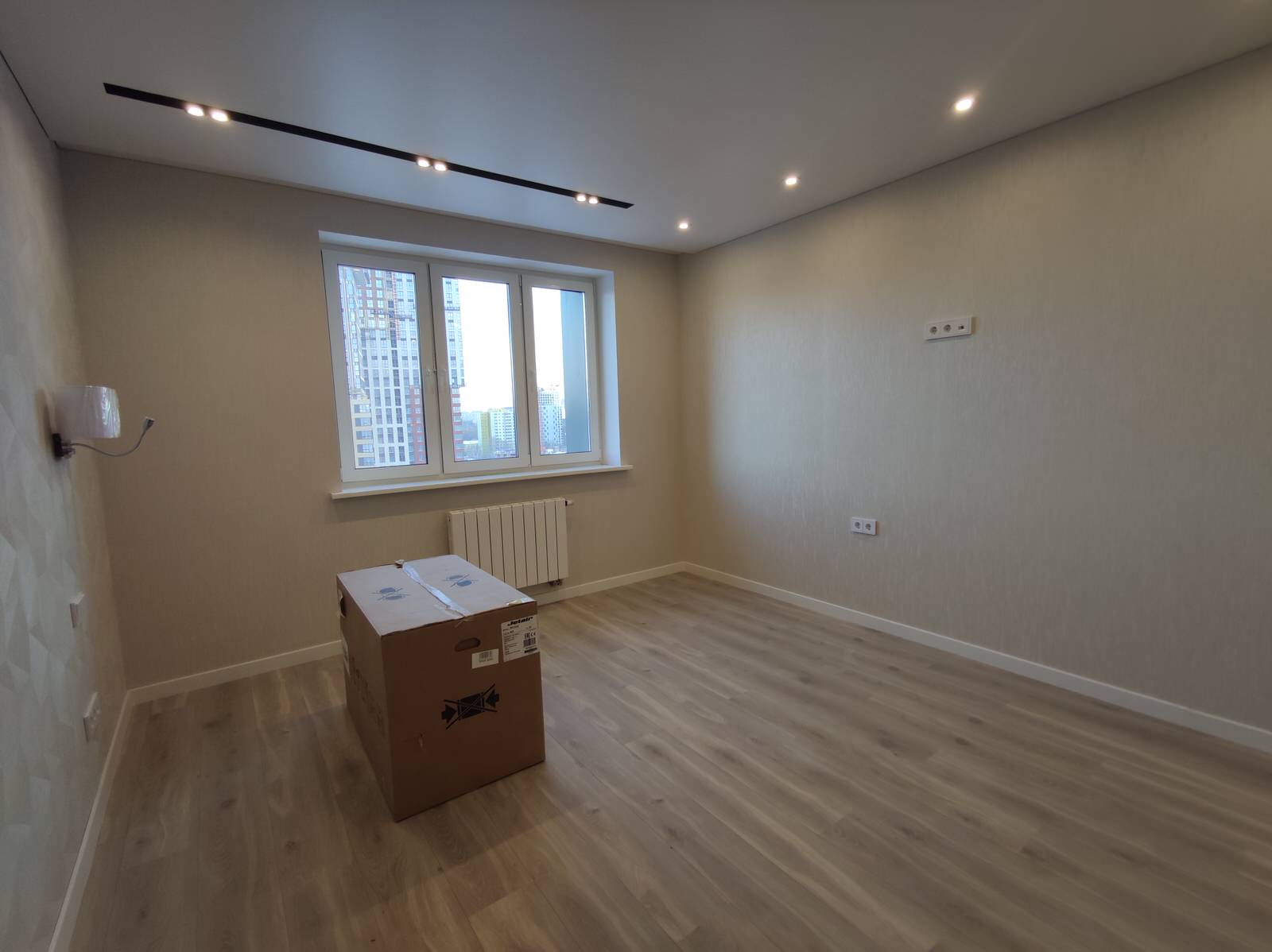 Гостиная без мебели