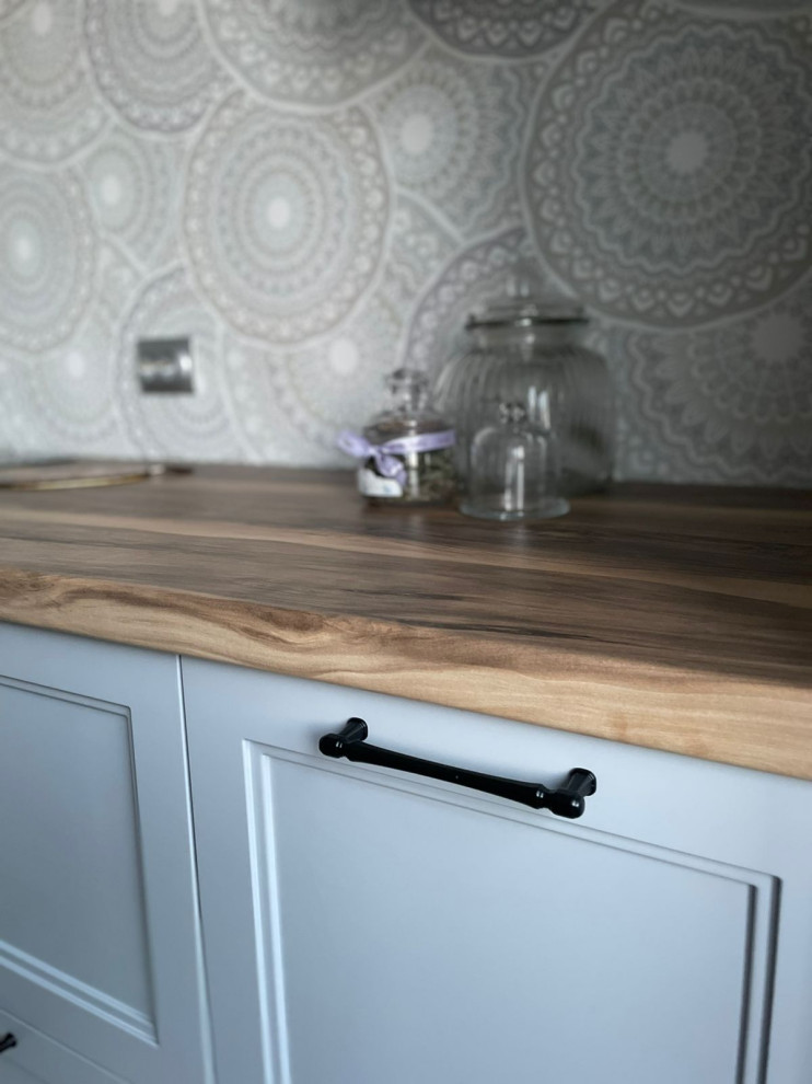 Кухонный гарнитур AVALON в сочетании серого и белого